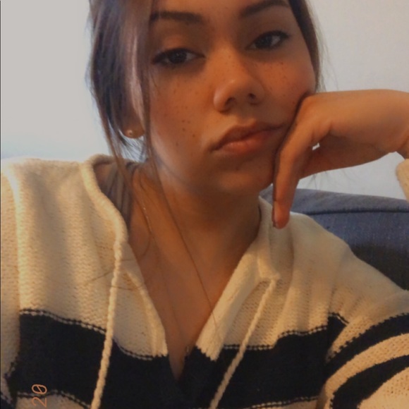 Meet your Posher, Cecilia - Picture 1 of 1